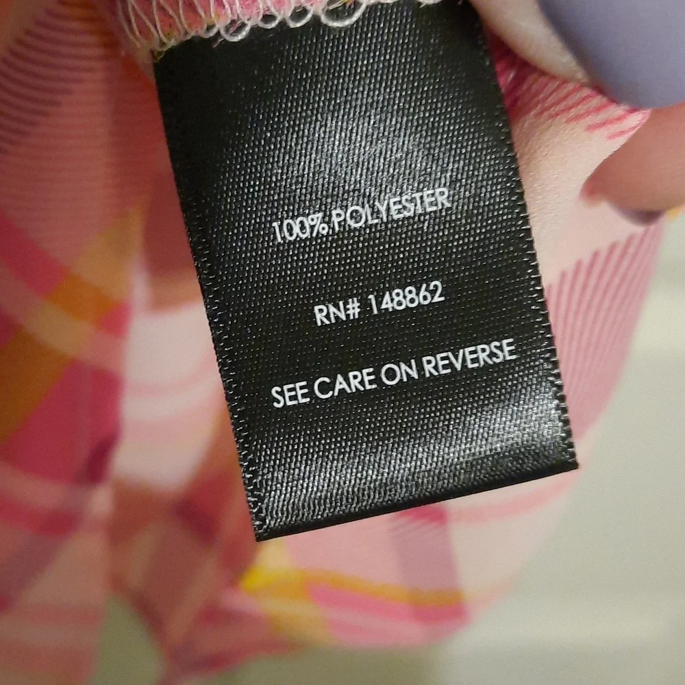 Torrid. size 2.  ( 18-20)  pink plaid top. - Picture 4 of 8